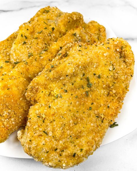 Nutritional Yeast Fried Chicken – Allie Carte Dishes Air Fried Chicken Tenders, Fried Chicken Cutlets, Nutritional Yeast Recipes, Nutritional Information, Ww Points, Air Fried Chicken, Easy Cheesy, Breaded Chicken, Fries In The Oven