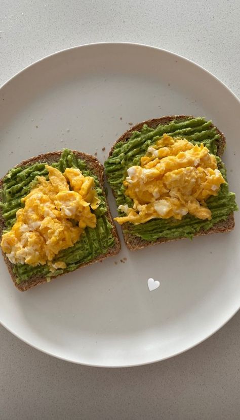 Toast Eggs, Healthy Food Menu, Eggs Breakfast, Pasti Sani, Healthy Food Inspiration, Healthy Food Dishes, Idee Pasto, Easy Healthy Meal Prep, Makanan Diet