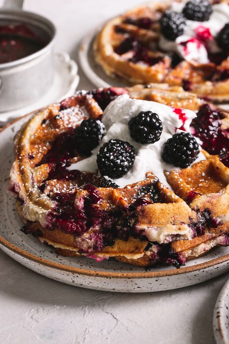 Blackberry Belgian Waffles - Healthy Little Vittles Blackberry Waffles, Waffles Healthy, Vegan Breakfast Muffins, Vegan Breakfast Smoothie, Best Vegan Breakfast, Healthy Waffles, Blackberry Syrup, Vegan Breakfast Easy, Break Fast