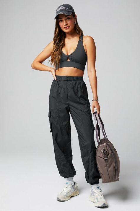 Cultivate 2-Piece Set Loose Active Wear Outfits, Fitness Gear For Women, Athletic Sets Women, Athletic Streetwear Women, Crossfit Outfits For Women, Boho Workout Outfit, Dance Class Outfit Casual, Edgy Workout Outfits, Pilates Instructor Outfit