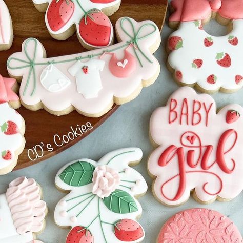 CD’s Cookies on Instagram: "Berry Sweet Shower for this precious baby girl! 🍓 Inspiration by @sugar_crush_treats #berrybabyshower #berrysweet #customsugarcookies #berrycookies #strawberry #babyshowercookies #owasso #tulsa #tulsamoms #owassocookies #tulsacookies" Cherry Baby Shower Cookies, Strawberry Themed Baby Shower Cookies, Berry Baby Shower Cookies, Berry Sweet Baby Shower Cookies, Strawberry Baby Shower Cookies, Top Baby Shower Themes, Baby Royal, Watermelon Cookies, Sweet Baby Shower Ideas