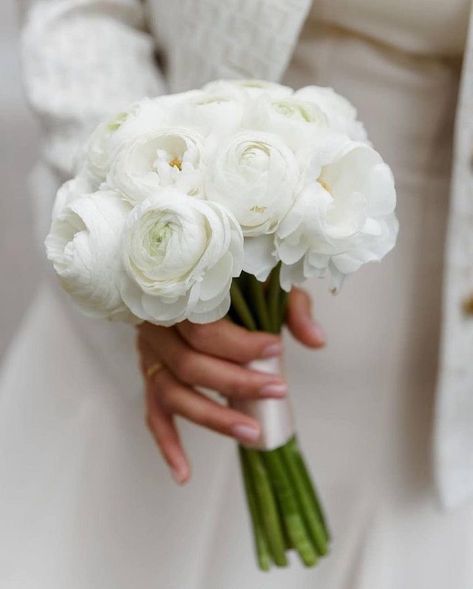 Wedding Bouquets April, English Rose Wedding Bouquet, White Simple Bridal Bouquet, Micro Bridal Bouquet, Petite White Bouquet, Petite Bouquet Wedding, Micro Bouquet Wedding, Petite Bridesmaid Bouquet, Simple White Bridal Bouquet