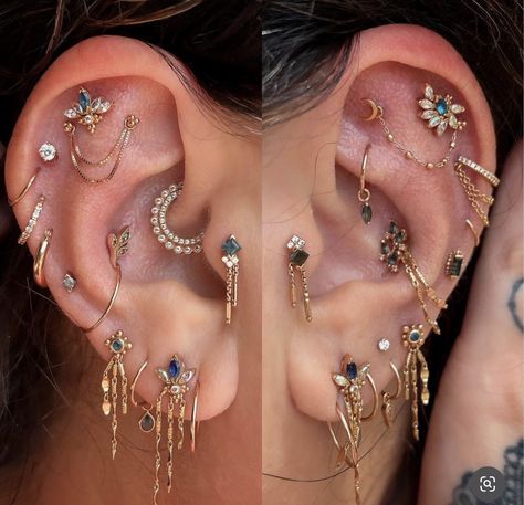 Ear Piercing Ideas For Pointy Ears, Ear Piercing Layout Ideas, Ear Piercings Layout, Stacked Earrings Aesthetic, Piercings Ear Aesthetic, Ear Piercing Layout, Cool Earrings Aesthetic, Trendy Piercings, Gold Ear Piercings