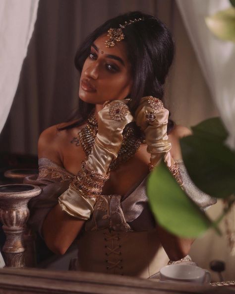 "The season's diamond, even more precious and rare a stone than previously thought?" 💎 I’m a little late to the @bridgertonnetflix hype… | Instagram Saree Gloves, Hamel Patel, Arabian Culture, Glam Ideas, Dark Mermaid, Punjabi Models, Asian Aesthetic, Indian Accessories, Creative Fashion Photography