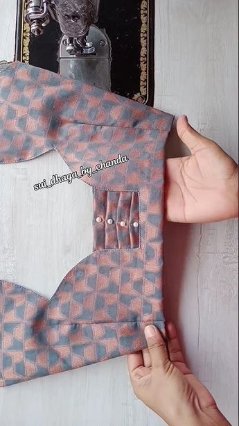 Normal Blouse Models, Normal Blouse Designs Latest Simple, Deep Back Neck Designs For Blouses, Plain Blouse Back Neck Designs, Neck Shapes For Blouses, Blouse Designs Simple Pattern, Star Neck Blouse Designs, Blouse Hand Designs Latest Simple, Plain Blouse Designs Latest