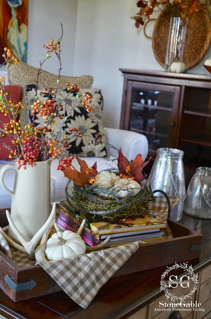 Source Vibeke Design, Fall Vignettes, Fall Coffee Table, Fall Home Tour, Fall Deco, Fall Thanksgiving Decor, Autumn Decorating, Fall Table Decor, Elegant Fall