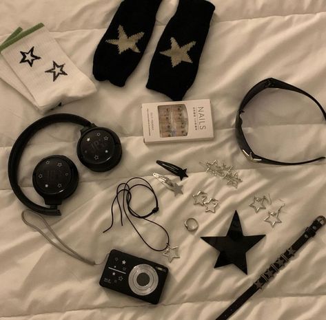 Acubi core aesthetic black and white stars star accessories headphones camera what’s in my bag. Y2k Vibes, Music Aesthetic, Black And White Aesthetic, Love Stars, Star Girl, White Aesthetic, Black Aesthetic, Aesthetic Photo, My Vibe