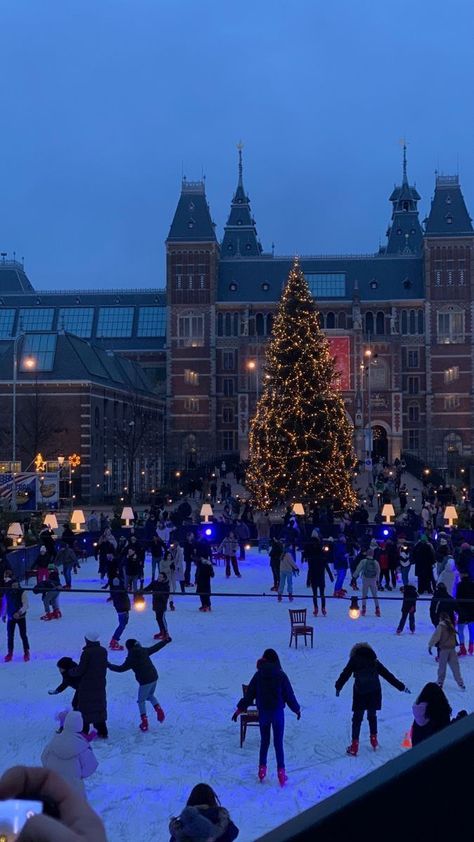 Best Christmas Destinations In The World | Vacation Aesthetic Live In Amsterdam, Amsterdam In Christmas, Winter In The Netherlands, Christmas In Amsterdam Aesthetic, Amsterdam Aesthetic Christmas, Netherlands Aesthetic Winter, Amsterdam At Christmas, Amsterdam Christmas Aesthetic, Amsterdam Christmas Market