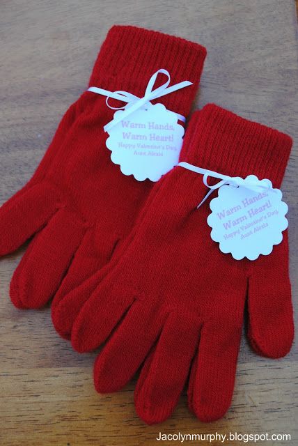 Jac o' lyn Murphy: the Gloves are off... Office Xmas Gifts, Quick Christmas Gifts, Crochet Fall Decor, Red H, Teacher Valentine Gifts, Volunteer Gifts, Gloves Design, Handmade Paper Crafts, Hand Gloves