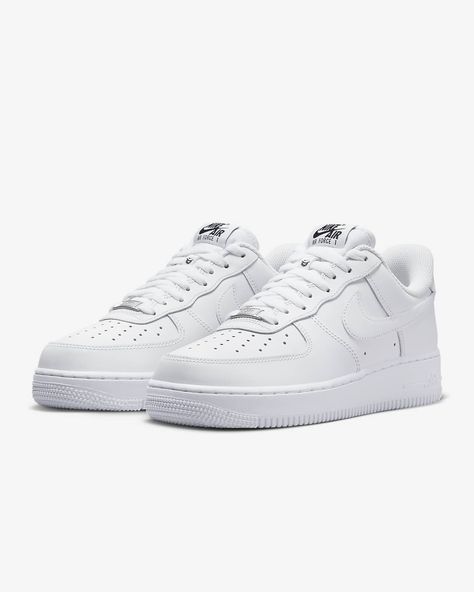 Nike Air Force 1 '07 EasyOn Women's Shoes. Nike.com White Nike Air Force 1 Outfit, Nike Air Force 1 Outfit Woman, Nike Air Force 1 Outfit, Shoes Too Big, Women Nike, Nike Air Force 1 07, Only Shoes, Air Force 1 Low, One 1