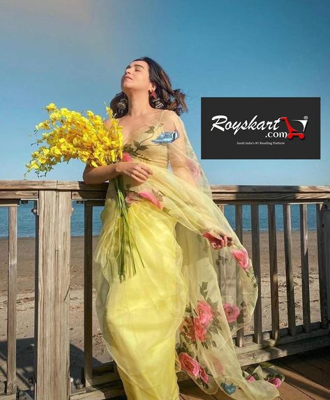 Floral Sarees, Indian Dresses Online, Saree Blouses Designs, Floral Saree, Blouses Designs, Saree Poses, Indian Saree Blouse, Indian Look, Indian Saree Blouses Designs