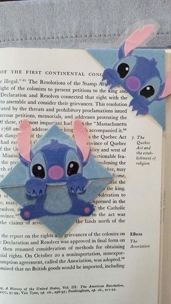 Diy Disney Stitch Gifts, Lilo And Stitch Craft Ideas, Stitch Disney Crafts, Stitch Gifts Diy, Stitch Crafts Disney, Stitch Activities For Kids, Idee Cricut Maker, Diy Stitch Crafts, Stitch Crafts For Kids