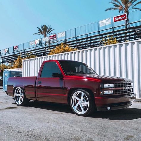 Trokiando Obs on Instagram: “Front in Friday😈  #350sschevy #chevysilverado #obsgang #454sstruck #obsgmc #truckinaround #teambillet #trokiando_obs #90strucks #suelomob…” Chevy Trucks Lowered, Classic Cars Trucks Chevy, Obs Truck, Single Cab Trucks, Chevy Trucks Silverado, Unique Vehicles, Silverado Truck, Chevy 1500, Lowrider Trucks