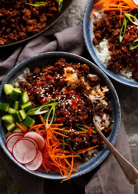 Overhead photo of Firecracker beef Firecracker Beef, Spicy Asian Food, Beef Mince Recipes, Minced Beef Recipes, Food Fusion, Asian Beef, Recipetin Eats, Recipe Tin, Mince Recipes