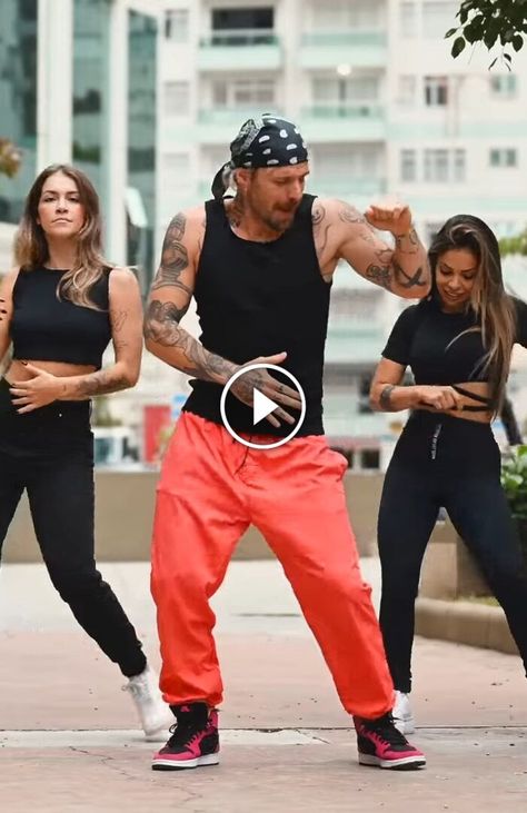 Bachata as a Rhythmic Workout Dance that Keeps You Moving Zumba Dance Workouts, Dance Workout Routine, Workout Dance, Zumba Routines, Bachata Dance, Dance Basics, Dancer Workout, Zumba Dance, Dance Choreography Indian