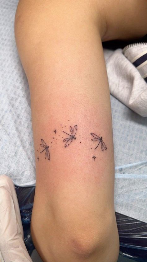 42 Tattoo, Tato Minimal, Small Pretty Tattoos, Petite Tattoos, Tattoos Geometric, Spine Tattoos For Women, Dragonfly Tattoo, Small Hand Tattoos, Arm Tattoos For Women