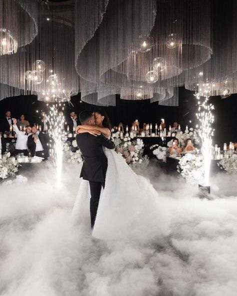 Chic And Elegant Wedding Ideas, Wedding Reception Fireworks, Angelic Wedding Theme, Angel Theme Wedding, Angel Wedding Theme, Wedding Ideas Decoracion, Wedding Party Aesthetic, Firework Wedding, Sydney Fireworks