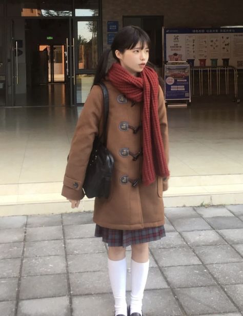 Winter Outfits Japanese Style, Japanese Fashion Winter Outfits, Fall Japanese Fashion, Preppy Japanese Fashion, Winter Outfits For Japan, Modest Japanese Outfits, Sawako Winter Outfit, Winter Japanese Fashion, Japanese Winter Fashion Women