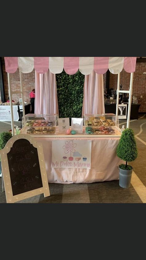 Pop Up Shop Display Ideas Sweets, Baking Booth Set Up, Dessert Counter Display, Pop Up Shop Display Ideas Food, Sales Table Display Ideas, Baking Booth Display, Bakery Stall Ideas, Dessert Vendor Booth Display Ideas, Pop Up Shop Display Ideas Desserts