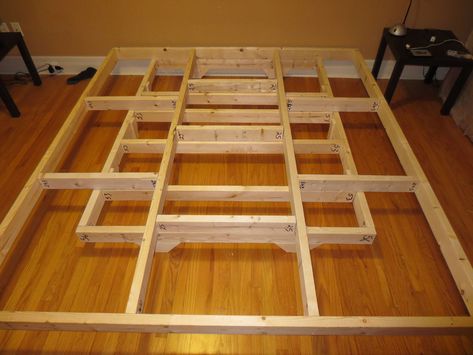 Growing tired of my boxspring on the floor I decided I wanted to create a bed frame that made it look like the bed was floating above the floor.  I left room... Floating Bed Diy, King Bed Frames, Floating Platform Bed, Bed Frame Plans, Platform Bed Designs, Floating Bed Frame, Diy Platform Bed, Murphy Bed Plans, Bed Frame Design