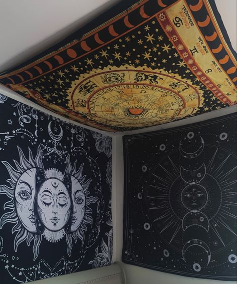 Tapestry Room Ideas, 3d Wallpaper For Laptop, Milo Mannheim, Witchy House, Tapestry Room, Hippie Lifestyle, Closet Layout, Bedroom Renovation, Indie Room