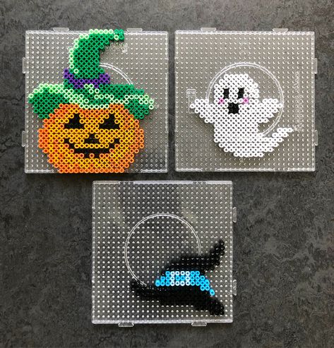 Halloween Hama Beads Patterns, Hama Beads Halloween, Nerdy Perler Beads, Halloween Perler, Uhyggelig Halloween, 3d Perler Bead, Pony Bead Patterns, Hama Beads Design, Perler Bead Templates