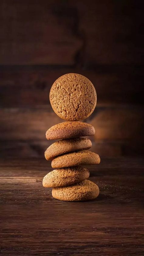 Biscuit Photography Ideas, Biscuit Photography, Choco Biscuit, Food Photography Dessert, Food Photography Composition, Cookies Light, Chai Tea Recipe, Bakery Design Interior, Oneplus Wallpapers