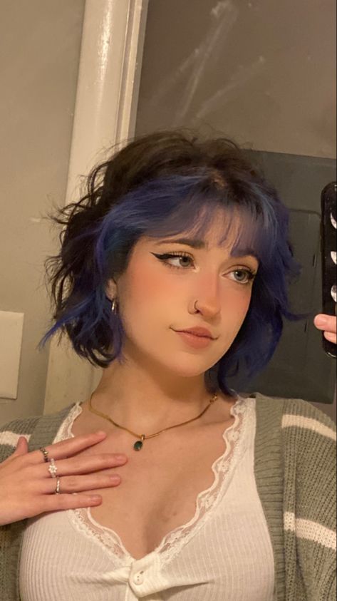 Short Blue Hair, Short Dyed Hair, Short Grunge Hair, Dyed Hair Inspiration, Hair Inspiration Short, Pretty Hair Color, Alternative Hair, Hair Dye Colors, Short Hair Haircuts