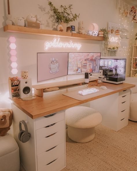 Female Game Room Ideas, Desk Ideas With Monitor, Korean Office Aesthetic, Studying Desk Ideas, Small Business Office Setup, Large Desk Ideas, At Home Desk Set Up, Girl Desk Ideas, Home Office Aesthetic Woman