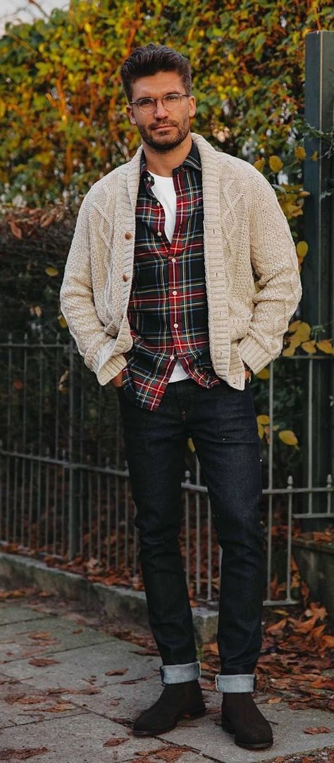 Christmas Outfits Men Casual, Plaid Outfit Men, Christmas Outfit Ideas For Men, Mens Fall Sweaters, Christmas Party Outfit Casual, Men Christmas Outfit, Mens Christmas Party Outfit, Checked Shirt Outfit, Christmas Outfit Men