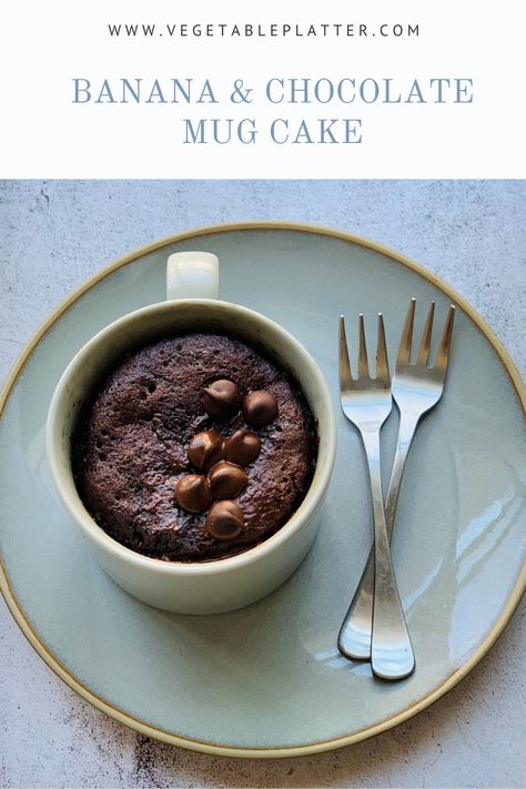 The 90 Second Moist Eggless Chocolate & Banana Mug Cake made in the Microwave Mug Cake Video, Chocolate Banana Mug Cake, Mug Cake Eggless, Banana Bread Mug, Banana Mug Cake, Chocolate Chip Mug Cake, Microwave Dessert, Chocolate Mug Cake, Mug Cake Microwave