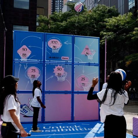 Klarna & Adidas Pop-up - Experiential Activation in Toronto, Canada | The Vendry Event Experience Ideas, Basketball Activation, Event Activation Ideas, Activation Games, Fun Event Ideas, Experiential Marketing Activations, Experiential Activation, Basketball Arcade Game, Brand Activation Ideas