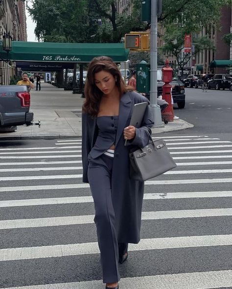 Chica Chola, Dinner Outfit Casual, Morgan Stanley, Boss Outfit, Lawyer Fashion, Lawyer Outfit, Business Outfits Women, Stylish Work Attire, Corporate Outfits