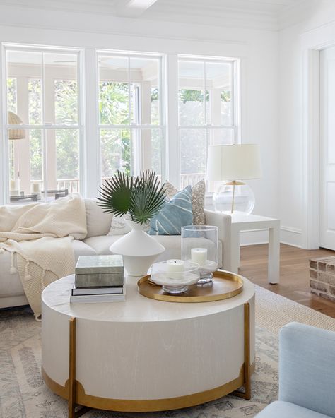 Creating a Seaside Sanctuary: How to Nail the Modern Coastal Aesthetic - The Scout Guide Megan Molten Living Room, Cosmetic Renovation, Coastal Lounge, Coastal Cozy, Beach House Decor Living Room, Megan Molten, Pure Salt Interiors, Hgtv House, Modern Coastal Home