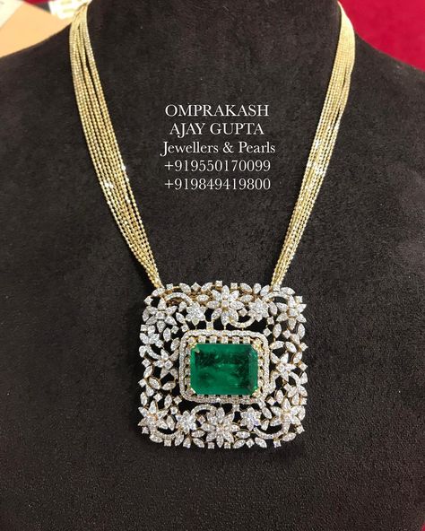 OmPrakash Jewellers and Pearls on Instagram: “Stylish & Elegant Diamond Locket with Fancy Italian Chain!! Internationally Certified VVS-EF Diamonds used... #omprakashjewellers…” Omprakash Jewellers, Italian Gold Chain, Diamond Pendant Jewelry, Diamond Locket, Diamond Pendent, Diamond Pendants Designs, Diamond Pendant Sets, Diamond Necklace Designs, Gold Pendant Jewelry