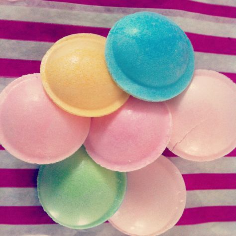 Flying saucers - rice paper shells filled with sherbet 90s Sweets Uk, Retro Sweets Uk, Uk Nostalgia, Paper Shells, 80s Sweets, Penny Sweets, Old Sweets, Uk Sweets, Old Fashioned Sweets