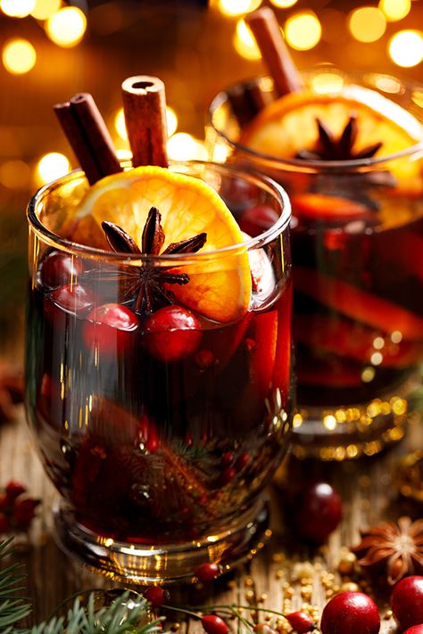 Gluhwein Recipe, Sloe Gin Cocktails, Christmas Morning Punch, Hot Winter Drinks, Mulled Wine Recipe, Cocktail Gin, Spiced Fruit, Hot Cocktails, Sloe Gin