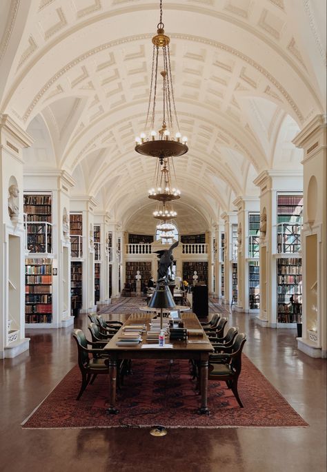 Interior of a white two story library with vaulted ceilings. A long wooden table and red rug run down the center of the room. Boston Athenaeum, Boston Aesthetic, Places In Boston, Boston Vacation, Private Library, Living In Boston, Boston Travel, Boston Things To Do, Boston Common