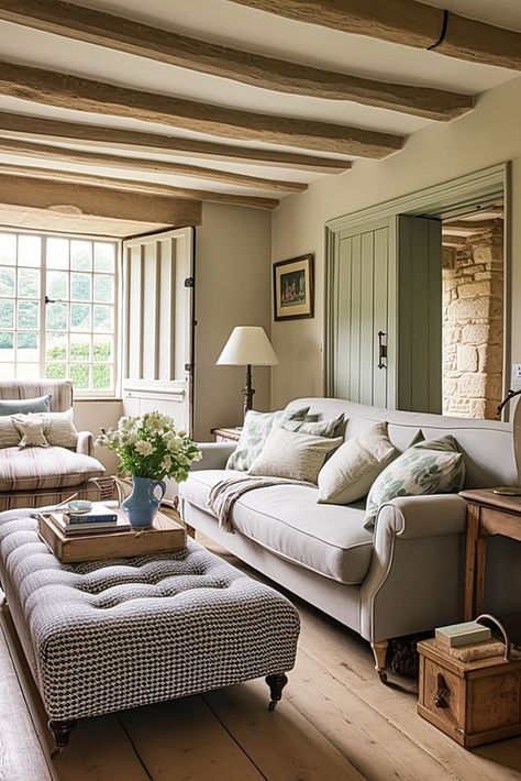 Quiet Living Room, Country Style Lounge, Cozy Living Rooms Neutral, Country Style Lounge Room, Country Snug Room Ideas, Cotswold Company Living Rooms, Cottage Style Decor Living Room, Country House Living Room Ideas, Living Room Designs Country Style