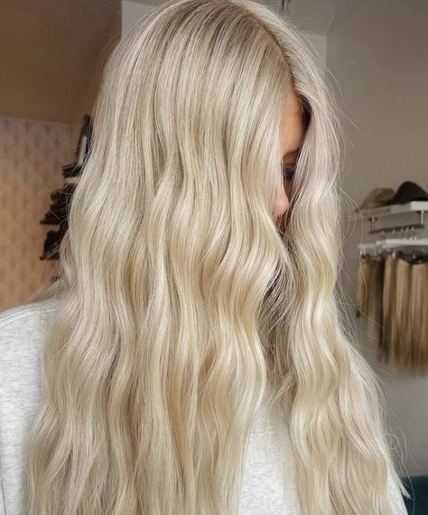 Extremely Blonde Hair, Bright Creamy Blonde Balayage, Natural Bright Blonde Hair, Butter Cream Blonde Hair, Solid Blonde Hair Color, Almost Blonde Hair, Creamy Platinum Blonde Hair, Light Cool Blonde Hair, Pure Blonde Hair