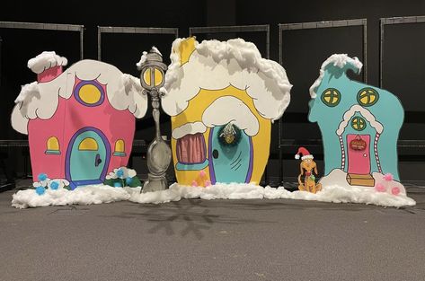 Christmas Floats Parade Ideas Whoville, Who Ville Village, Who Ville Houses, Whoville Christmas Village Diy, Cardboard Whoville House, Whoville Set Design, Whoville Christmas Float Ideas, Who Village Grinch, Whoville Town Scene