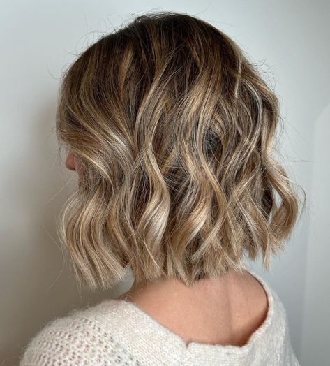 Beach Waves Bob Hair, Beachy Waves Short Hair, Bronde Lob, Neck Length Hair, Beach Waves For Short Hair, Long Asymmetrical Bob, Bob Hairstyle Ideas, Trendy Bob, Hairstyle Ideas Easy