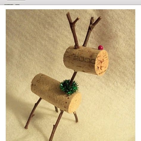 reindeer Wine Cork Reindeer, Cork Reindeer, Reindeer Diy, Christmas Table Decorations Diy, Cork Crafts Christmas, Cork Christmas Trees, Diy Christmas Table, Wine Cork Ornaments, Wine Cork Diy