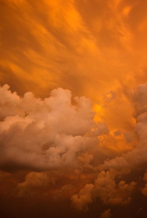 Sundial Color, Orange Clouds, Marvel Wall, Cloud Photos, Jaune Orange, Rainbow Aesthetic, Orange Walls, Orange You Glad, Gold Aesthetic