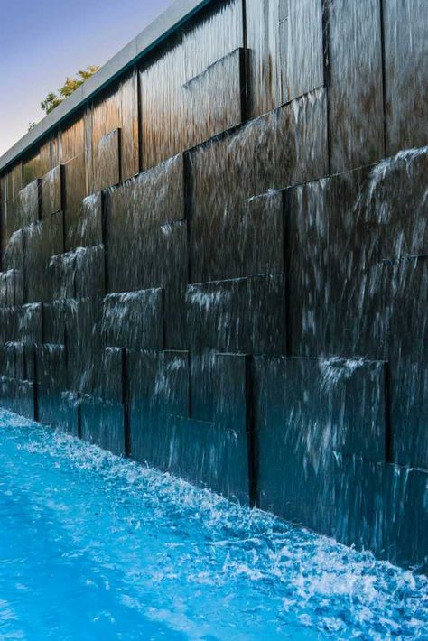 Nero Notte Granite Water Wall - Imgur Pondless Water Features, Outdoor Wall Fountains, Water Wall Fountain, Kolam Air, Water Architecture, Taman Air, Water Feature Wall, Outdoor Water Features, Pool Water Features