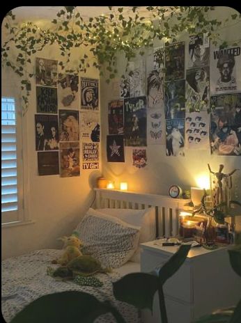 Light Grunge Bedroom, Vines And Posters In Bedroom, Tyler The Creator Room Ideas, Downtown Aesthetic Bedroom, Aesthetic Room With Vines, Ghibli Apartment, Posters Ideas For Bedroom, Bedroom Ideas Aesthetic Vintage, Fairy Grunge Room Ideas