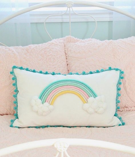 Rainbow Pillow Diy, Cute Pillows Diy, Office Chair Makeover, Unique Bedside Tables, Homemade Pillows, Cheap Bedroom, Bedroom Decoration Ideas, Creative Pillows, Kids Pillow