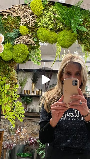 Elisa Gabrielli on Instagram: "DIY Moss Mirror Workshop 🌱" Moss Mirror Diy, Diy Round Mirror, Moss Mirror, Diy Moss, Mirror Ideas, Instagram Diy, January 23, Diy Mirror, Leaf Decor