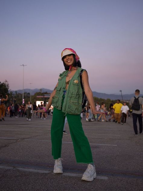 Tap to see all of our favorite looks from Tyler, the Creator’s festival. Music Festival Outfits Tomboy, Bolero Festival Outfit, Concert Street Style, Festival Outfits Comfy, Festival Street Style, Camping Festival Outfits, Comfortable Festival Outfits, Musical Festival Outfit, Camp Flog Gnaw Outfits