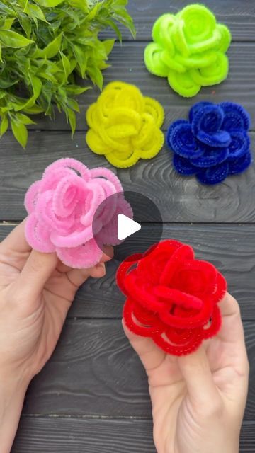 VIKI Studio Crafts on Instagram: "Chenille Stems Craft Ideas #diy #craftideas #manualidades #chenillestems #chenillepatches" Chenille Stick Crafts, Flowers From Pipe Cleaners, Pipe Cleaner Flowers Step By Step Easy, Things To Make Out Of Pipe Cleaners, Pipe Cleaners, Chenille Flower, Chenille Stems Crafts, Crafts With Chenille Stems, Chenille Stem Crafts Christmas